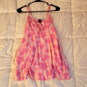 This is an extra small summer dress with pockets. It is perfect for the beach.